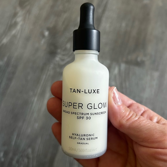 Tan-Luxe Super Glow Hyaluronic Self-Tan Serum SPF30 Gradual Tanner Large Size - Picture 1 of 4